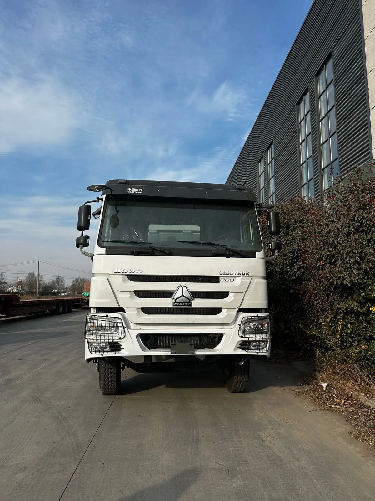 Used HOWO 6x4 dump truck with tipper body for export to Africa