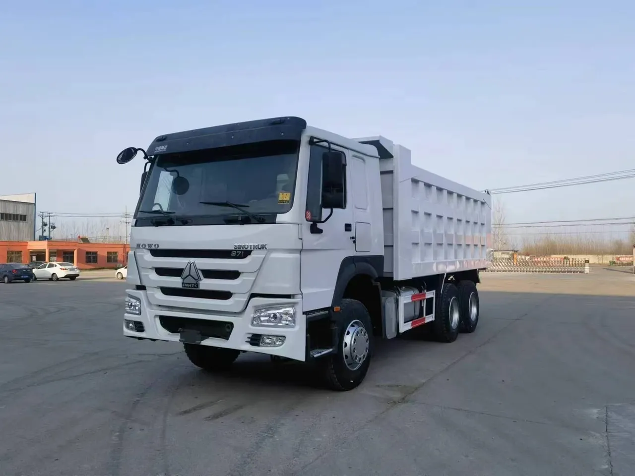 Camión volquete HOWO-7 371CV 6x4 usado para exportación a África