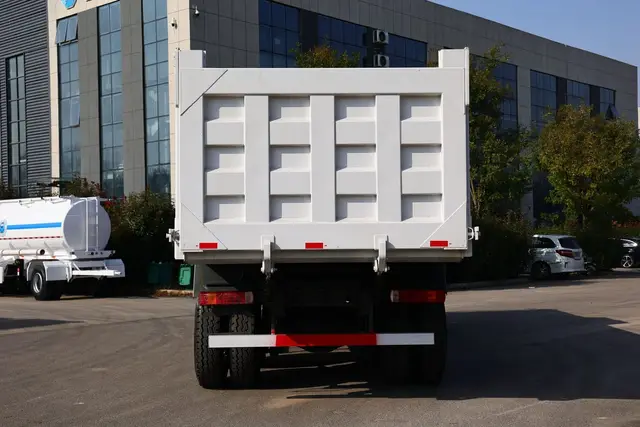 Camión volquete 6×4 en venta