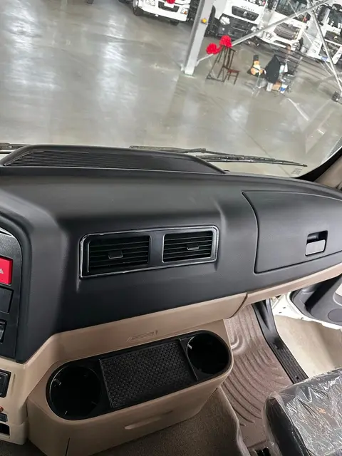 شاحنة تريلا tx 6×4 للبيع