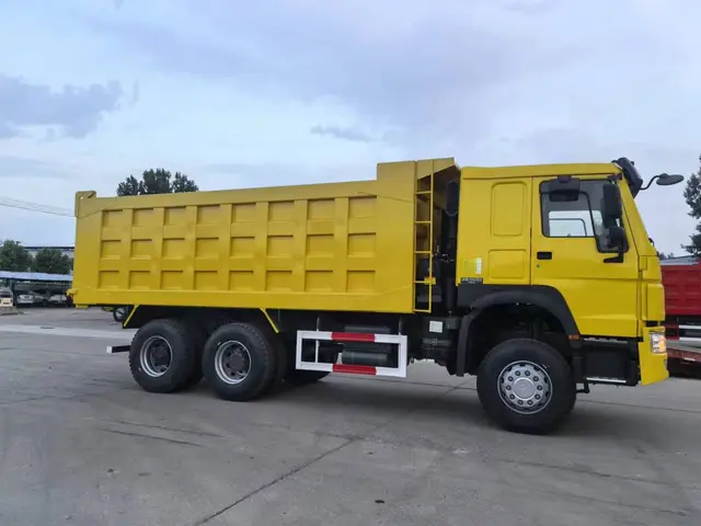 Camión volquete HOWO 6×4 en venta
