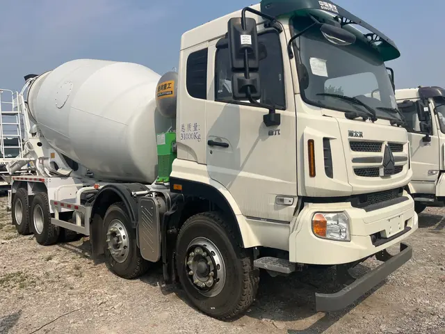 SINOTRUK 8×4 mixer truck for sale