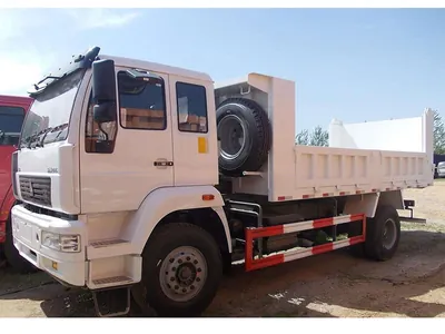 Легкий самосвал бу Sinotruk HOWO 140 л.с. 4x2 зеленый