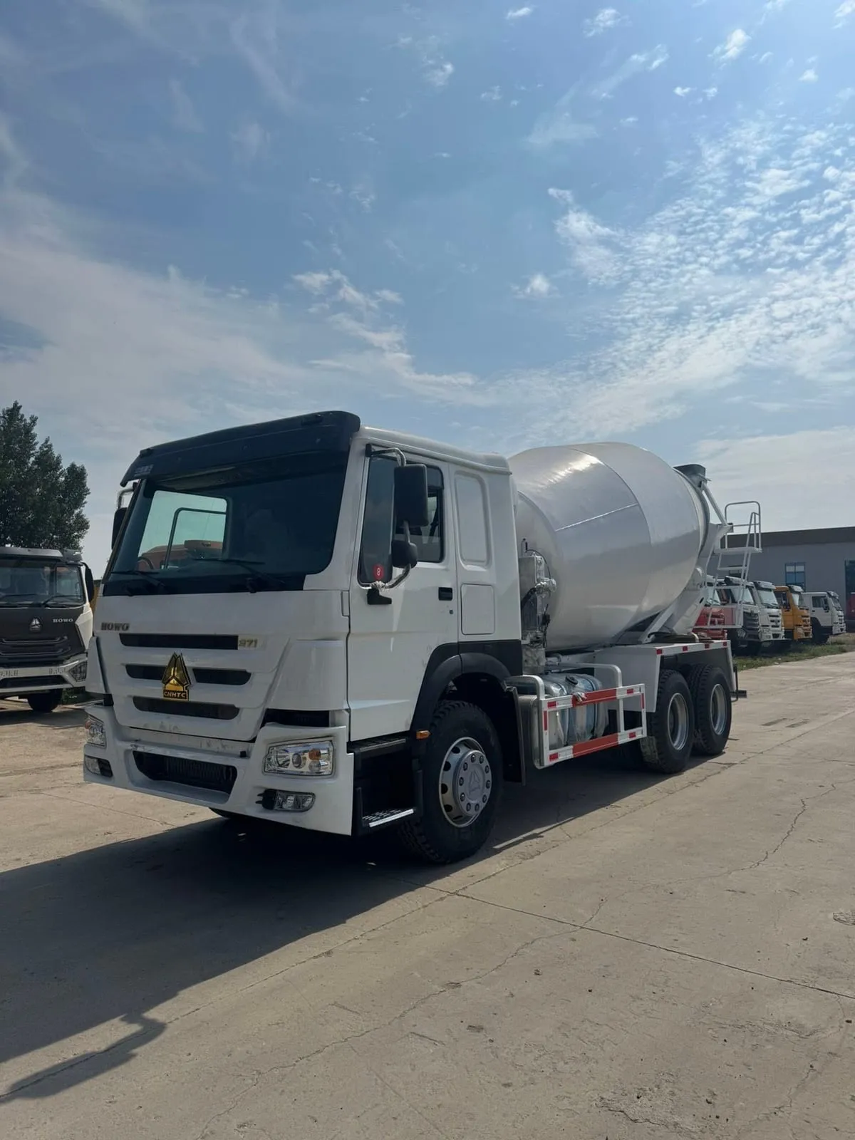 Used fuel tanker truck with aluminium tank and bottom-loading valves